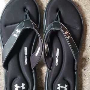 Under armour size 10 flip flops